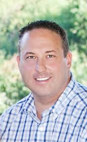 Andrew Armata's Instagram, Twitter & Facebook