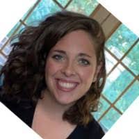 Sarah Traeger's Instagram, Twitter & Facebook