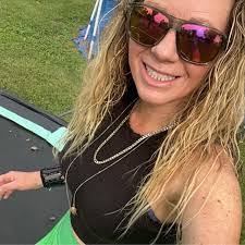 Crystal Saylor's Instagram, Twitter & Facebook