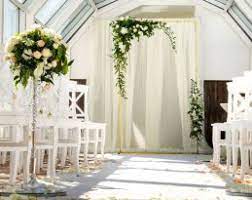 De nombreux magasins proposent de la déco pas chère que vous pourrez utiliser pour votre salle de mariage, comme tati ou la foir'fouille. Deco Mariage Pas Cher Le N 1 Du Mariage Discount 1