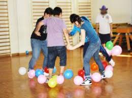 Juego de presentación para adolescentes o jóvenes 00735. Juegos Divertidos Con Globos Juegos Divertidos Para Fiestas Juegos De Globos Juegos Divertidos