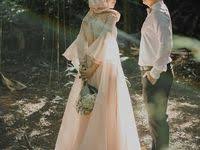 Pengambilan foto juga dapat dilakukan di bangunan yang terletak di atas bukit yang mewah dan megah. Prewedding Muslim