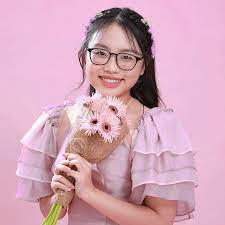 Mỗi ngày, cô học hơn 14 tiếng với mục tiêu cao nhất là giành học bổng vào đại học danh giá ở tp.hcm. PhÆ°Æ¡ng Má»¹ Chi Youtube