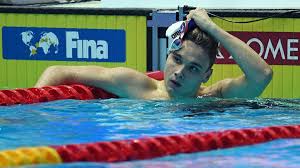Kristóf milák (born 20 february 2000) is a hungarian swimmer.he is the current holder of the world record in the 200 metre butterfly.he won the gold medal in the 200 metre butterfly and the silver medal in the 100 metre butterfly at the 2020 summer olympics.he has also won a gold medal and a silver at the world championships, as well as three golds at the european championships. Latvanyosan Le Van Gyengulve Milak Kristof Is Elkapta A Koronavirust 24 Hu