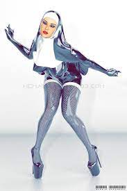 Hyper-realistic artwork from Nemain Ravenwood : r/RubberReligion