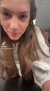 April Duhon's Instagram, Twitter & Facebook