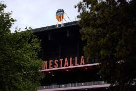 El barcelona juega esta noche en mestalla (21:00 horas, cet) el partido correspondiente al jornada 34 contra el valencia con la obligación de sumar la victoria para evitar que el real madrid y el atlético. Nc9a1hkaeetsym