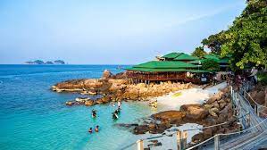 Pulau redang merupakan pusat peranginan yang terkenal dan cukup relaks di malaysia dengan pasir putihnya, terletak di perairan laut china selatan. Aktiviti Menarik Di Pulau Redang Tripjalan