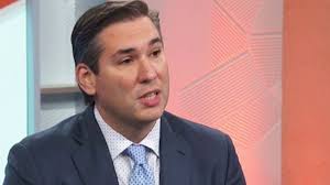 Quién es el 'gringo intenso' de las visas a EE. UU. que sale en todo video  de YouTube?