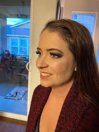 Holly Ellard's Instagram, Twitter & Facebook