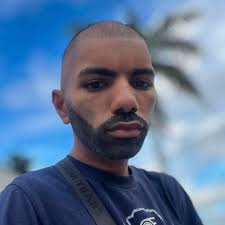 Are you allowed in the buffet restaurant with t shirts or does it have to  be long sleeve