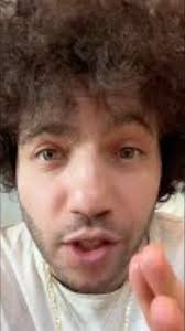 Benny Blanco REVEALS Selena Gomez’s STALKER Behavior #bennyblanco  #SelenaGomez