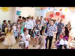 танец с мамами на 8 марта в детском саду видео Roditeli Zhgut V Detskom Sadu G Vladimir Youtube Detskij Sad Tanec Detskie