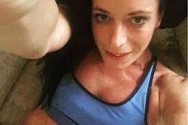 Davina, la personal trainer cacciata dal bar perché indossava gli abiti da  palestra