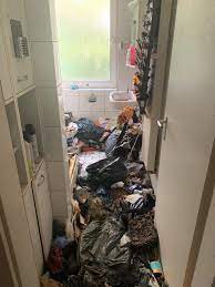 Messie wohnung räumen und reinigen 2,5 zimmer wohnung, kellerraum und waschküche entrümpeln und reinigen. Messie Wohnung Entrumpeln Reinigen Desinfektion Entsorgung