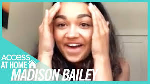 Antonia Gentry (Ginny & Georgia) and Madison Bailey (Outer Banks)