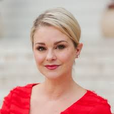 Jen Isham's Instagram, Twitter & Facebook