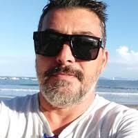 Robert Boos's Instagram, Twitter & Facebook