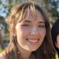 Ellen Weston's Instagram, Twitter & Facebook