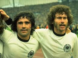 Er war so ein feiner kerl und viel feinsinniger, als viele dachten. Gerd Muller Der Bomber Der Nation Wird 65 Dfb Deutscher Fussball Bund E V