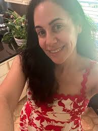 Laura Folland's Instagram, Twitter & Facebook