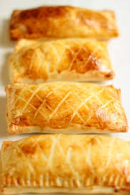 Friands Jambon Fromage Et Bechamel Elle Mijote Quelque Chose Recette En 2020 Friand Recette Patisserie Facile Friand Fromage