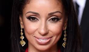 🎵 Escucha 4 Meses de Mya