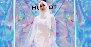 Rela buka baju demi gif!! Badan Langsing Persis Anak Dara Netizen Puji Elfira Loy Semakin Cantik Selepas Bersalin