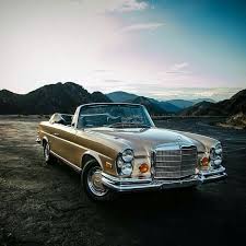 A Beautiful Timeless Classic The Mercedes Benz 280se 3 5 Convertible Mercedes Benz Classic Classic Mercedes Benz Car