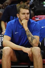 Luka dončić is a slovenian professional basketball player for the dallas mavericks of the nba and the slovenian national team. Basketballer Luka Doncic Wunderkind 2 0 Ist Unter Vertrag Sport Sz De