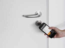 Nfc is currently supported on iphone 7 and up, and select android devices. Sharekey Smartphone App Replaces Your House Keys
