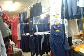 Distributor baju serba 35 ribu surabaya / wayahe warga porong sidoarjo serbu toko. 4 Tips Berburu Baju Bekas Di Pasar Baru Halaman All Kompas Com
