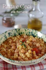 La versione più conosciuta è quella della pasta e ceci romana che ora vi spieghiamo come si prepara. Pasta E Ceci Alla Romana Ricetta Facile Cremosa E Gustosa