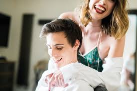 Le portail boursorama.com compte plus de 30 millions de visites mensuelles et plus de 290 millions de pages vues par mois, en moyenne. Inspiration Mariage Glamour Spring Wedding Secret