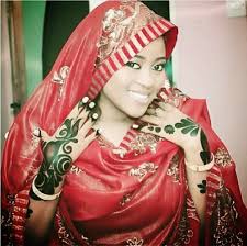Kalli yadda mata suke rawa tsirara a wani bangaren arewa. Labarin Batsa Maniyin Mata Labari