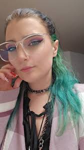 Nagyon szeretem a szemüvegeket van ezen kívűl még 2db☺️🫣