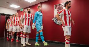 Depuis la saison 2018/2019 le club évolue en efl championship (deuxième division anglaise). Stoke City Football Club Stoke City Football Club