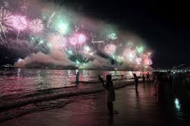 Comanda minima este de 200 lei+transport pe curier costul de transport la coletele pana in 10 kg este de. Focuri De Artificii Din Lume In Noaptea De Anul Nou Libertatea