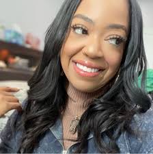 🌟 Seeking NYC-based freelance makeup artists for an upcoming project with  Estée Lauder Global Education!