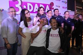 Gambar awek masih dara bogel. 3 Dara 2 Tampilkan Konsep Berbeda Dengan Film Sebelumnya Republika Online