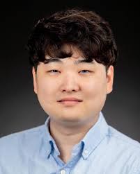 Thomas Roh's Instagram, Twitter & Facebook