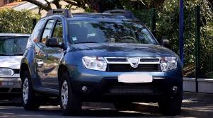 Duster'ın teknik özelliklerine baktığımızda daha güçlü bir motorun seri otomatik şanzımanla ve daha iyi hızlanma. Der Olwechsel Am Dacia Duster Motorole Kosten Intervalle
