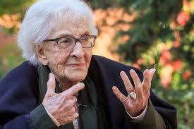 Ida Vitale de gira por España