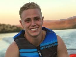 Angela Vause's Instagram, Twitter & Facebook