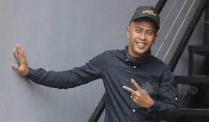 Achey dan isteri kongsi rasa sedih belum dikurniakan cahaya mata. Achey Teruskan Kerja Arwah Abam Bantu Balu Abam