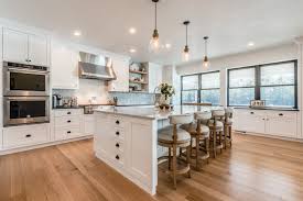 Quarter sawn white oak kitchen. Quarter Sawn White Oak Flooring Connecticut Kitchen Klassisch Kuche Boston Von Hull Forest Products Wide Plank Floors Houzz