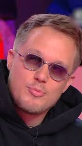 Hugo Manos révèle avoir déjà eu des femmes dans son lit !