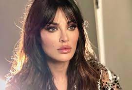 احتفلت النجمة اللبنانية نادين نسيب نجيم، بعيد ميلادها، الـ36 فهى من مواليد يوم 7 فبراير عام 1984، مع أطفالها الإثنين، وذلك للمرة الثانية بعد احتفالها منذ يومين مع. Ø´Ø§Ù‡Ø¯ Ø¢Ø«Ø§Ø± Ø¥ØµØ§Ø¨Ø© Ù†Ø§Ø¯ÙŠÙ† Ù†Ø¬ÙŠÙ… ÙÙŠ ÙˆØ¬Ù‡Ù‡Ø§ Ø¹Ù‚Ø¨ Ø§Ù†ÙØ¬Ø§Ø± Ù…Ø±ÙØ£ Ø¨ÙŠØ±ÙˆØª Ø­ÙØ±ÙŠØ§Øª