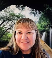 Laura Stradling's Instagram, Twitter & Facebook