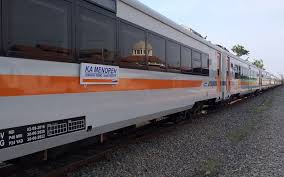 Ka Menoreh Rute Semarang Jakarta Dioperasikan Penumpang Tetap Bawa Surat Rapid Test Bagian 1